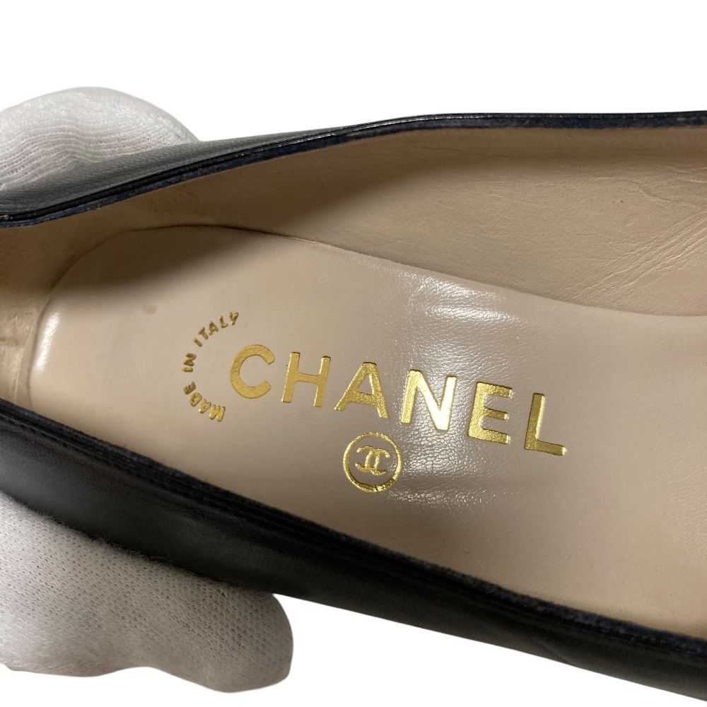 Chanel Vintage CC Logo Leather Almond Toe Pumps Black Spring Summer Fall — view 7