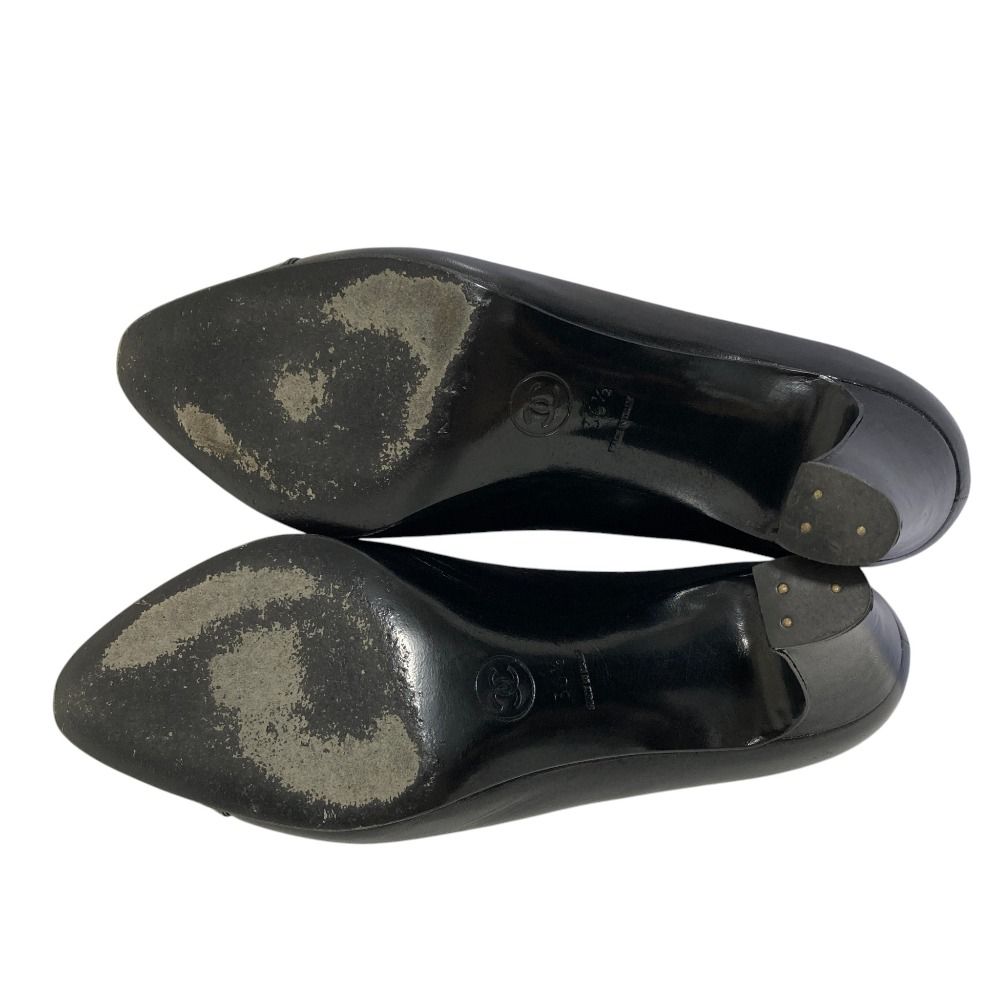 Chanel Vintage CC Logo Leather Almond Toe Pumps Black Spring Summer Fall — view 5