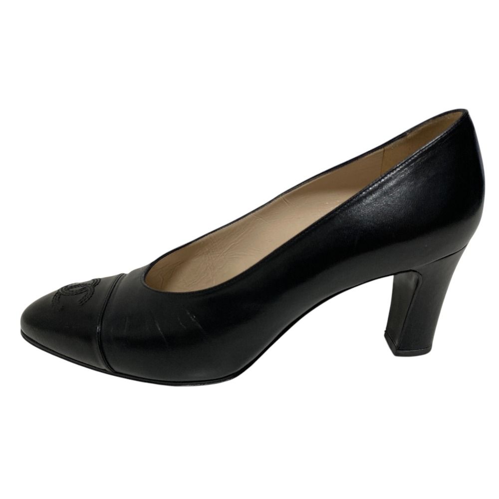Chanel Vintage CC Logo Leather Almond Toe Pumps Black Spring Summer Fall — view 3