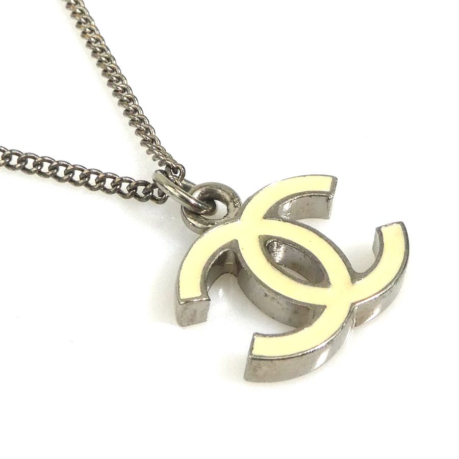 Chanel Necklace CC Logo — view 2