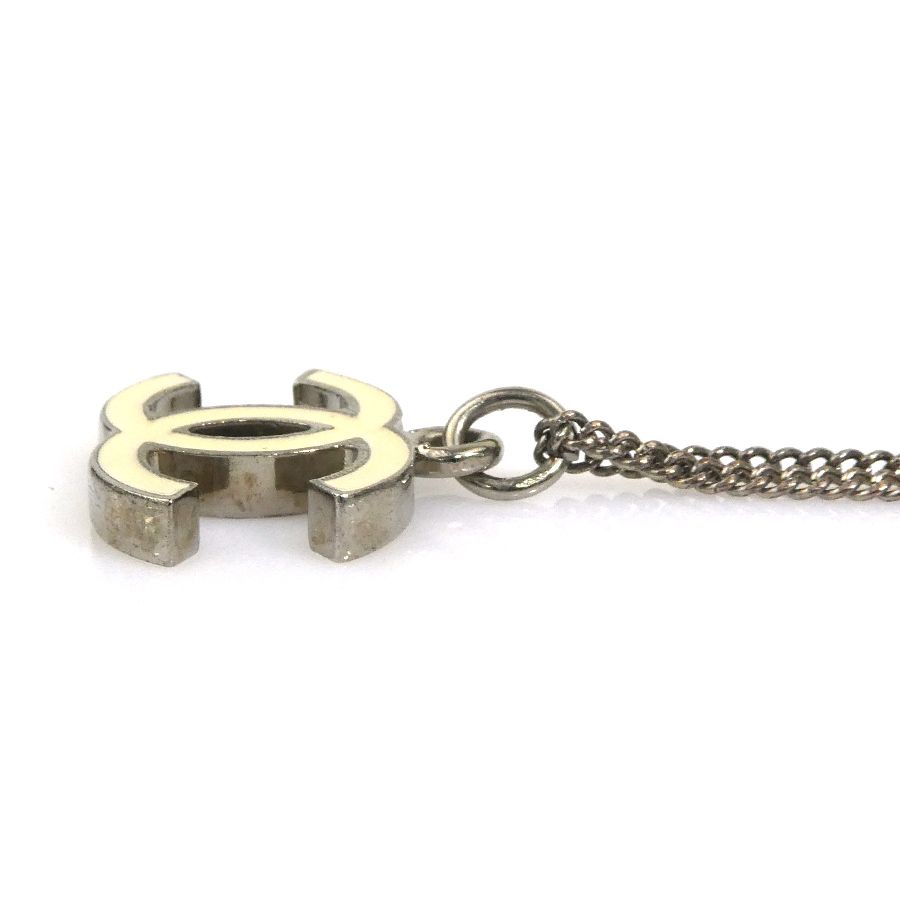 Chanel Necklace CC Logo — view 3