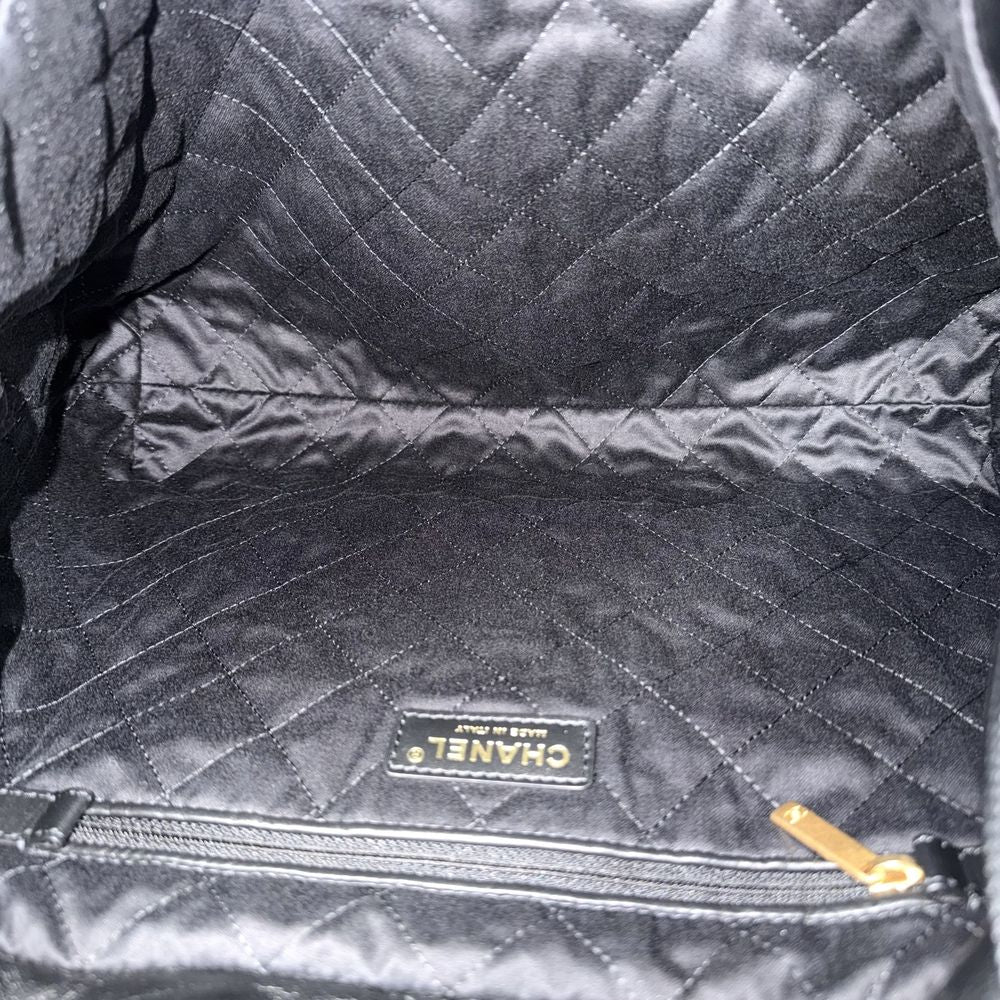 Chanel Shoulder Bag Chanel 22 Chain Crossbody Leather Black Gold — view 4