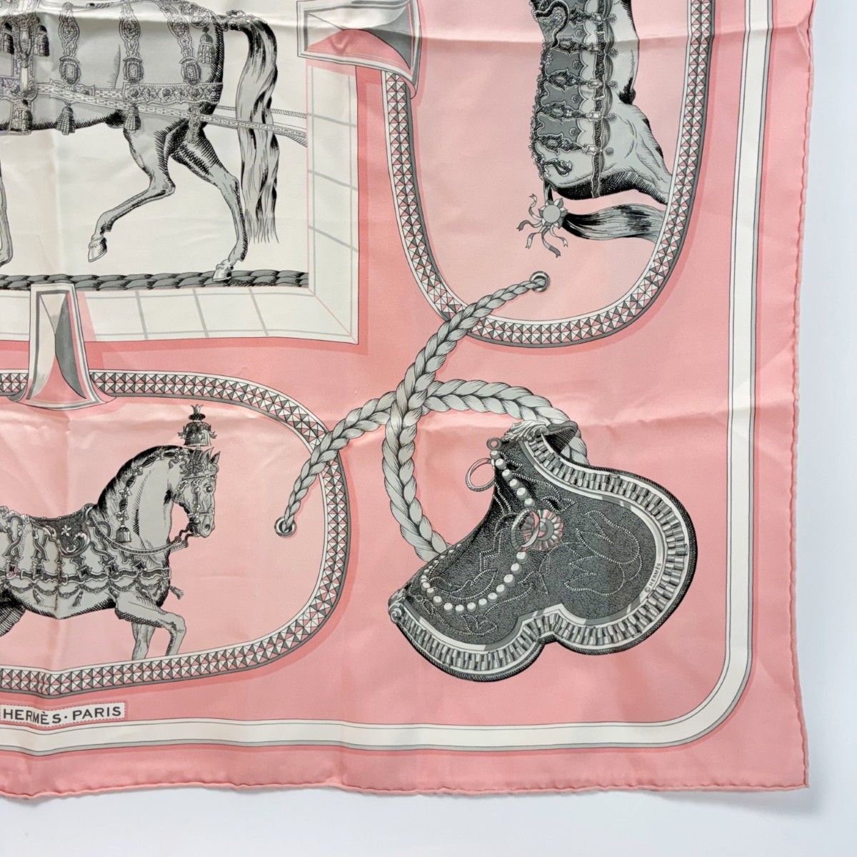 Hermes Grand Apparat Scarf Silk 100% Pink — view 5