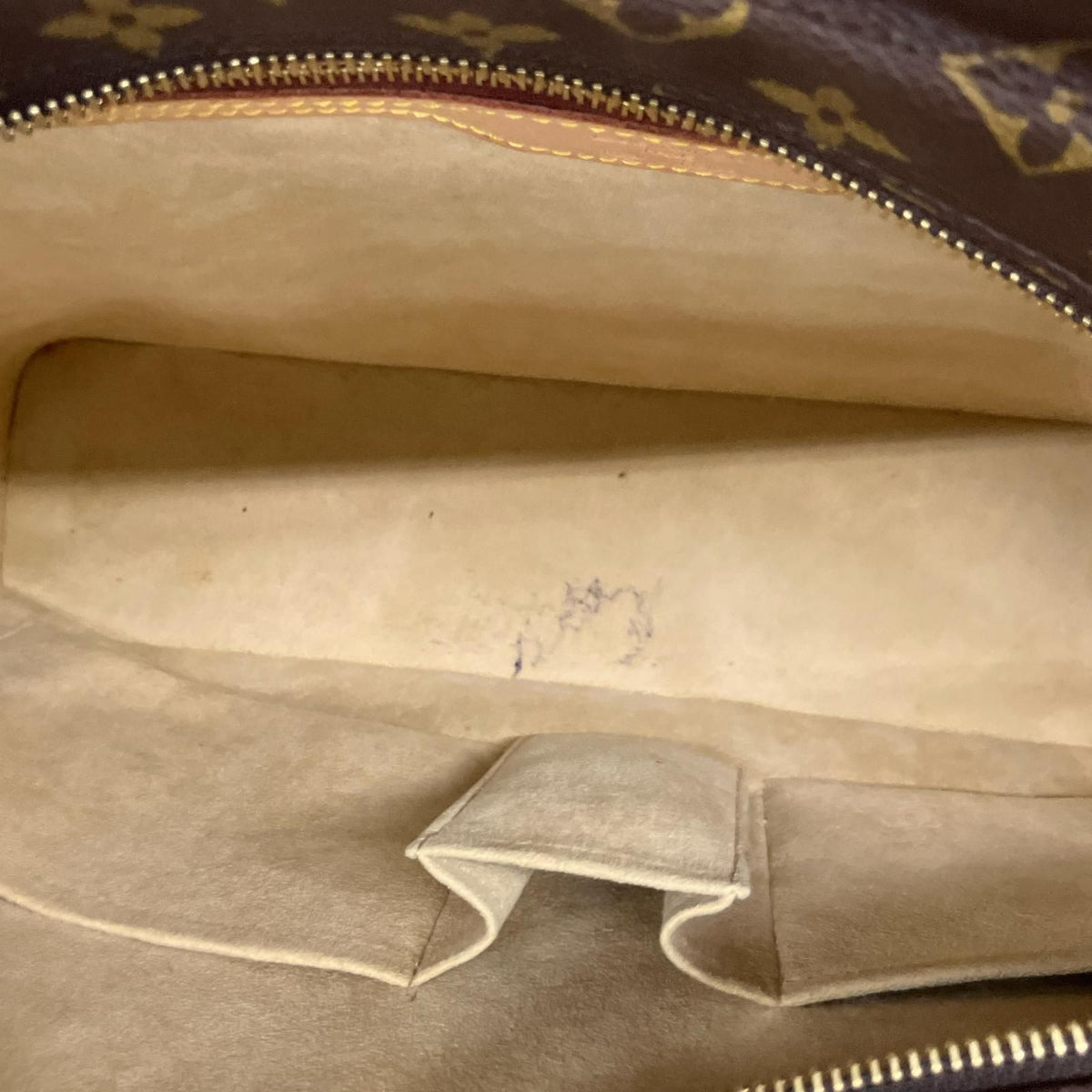 Louis Vuitton Tote Bag Monogram Luco There Are Many Inside — view 6