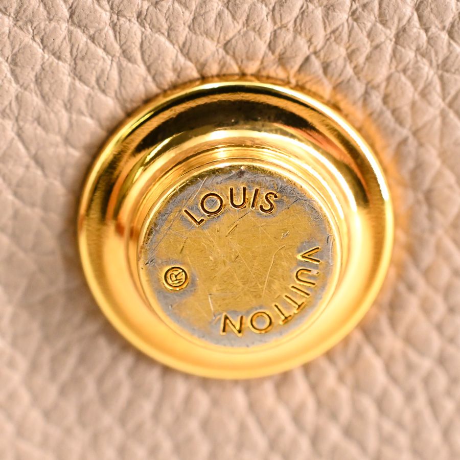 Louis Vuitton Handbag on My Side MM — view 7