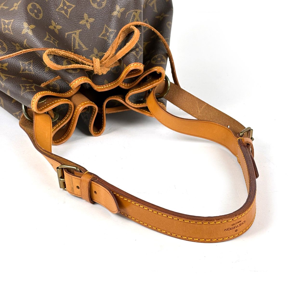 Louis Vuitton Noe Shoulder Bag Drawstring Monogram Brown — view 5