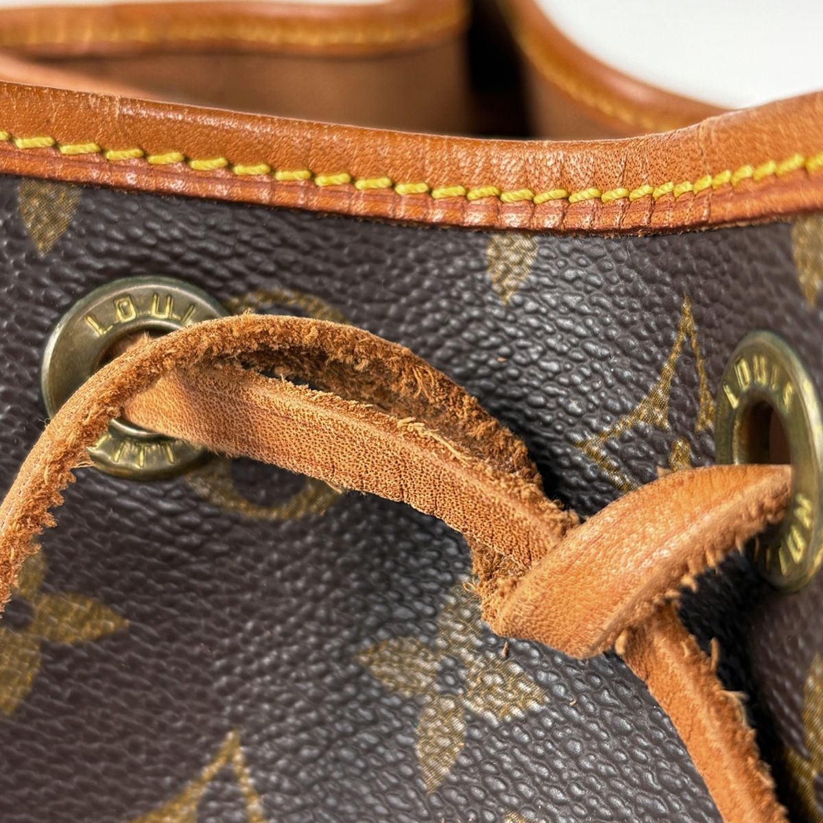 Louis Vuitton Noe Shoulder Bag Drawstring Monogram Brown — view 4