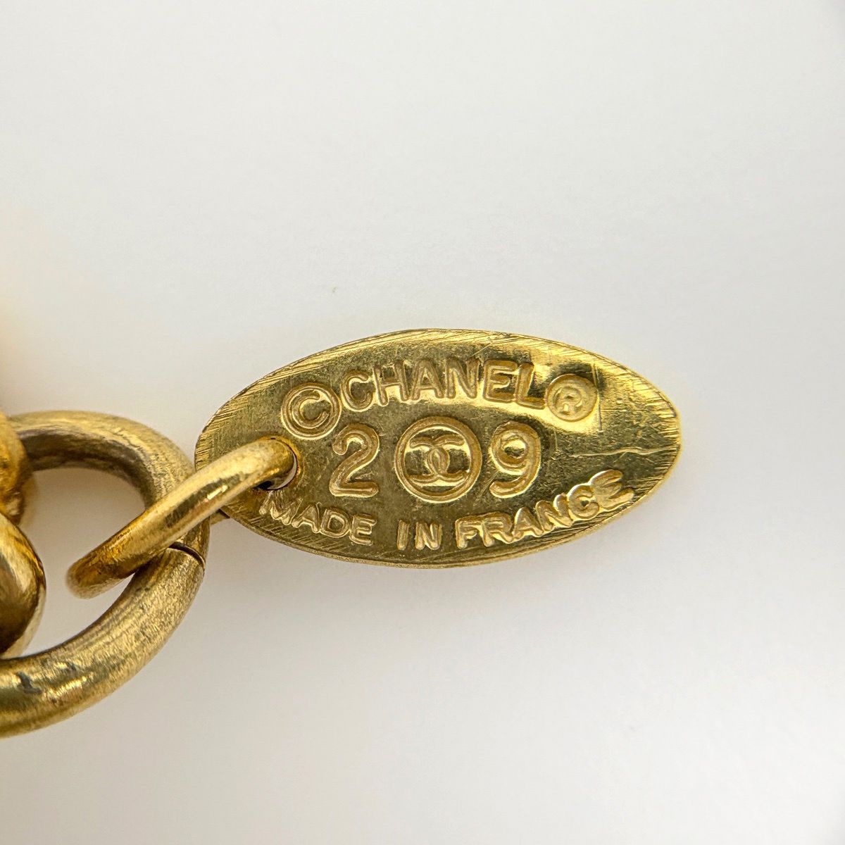 Chanel Necklace CC Logo Mirror Round Long Gold Plated — view 7