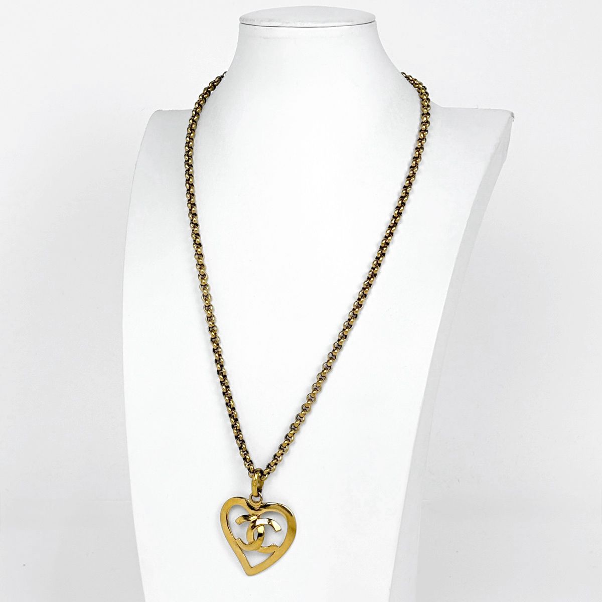 Chanel Necklace CC Logo Heart Gold Plated — view 6