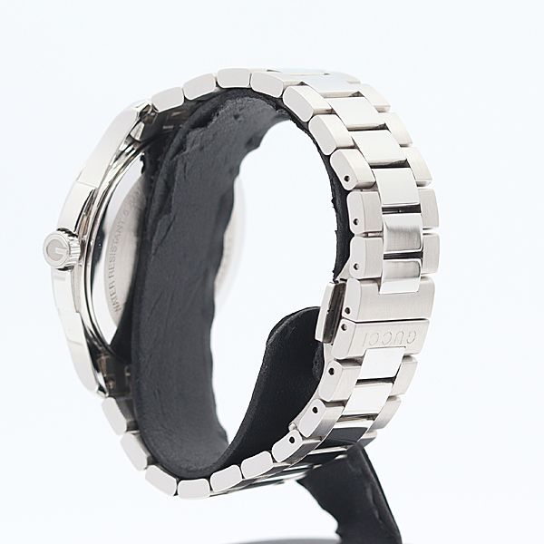 Gucci G-Timeless 126.4 Date Black Dial Watch — view 3