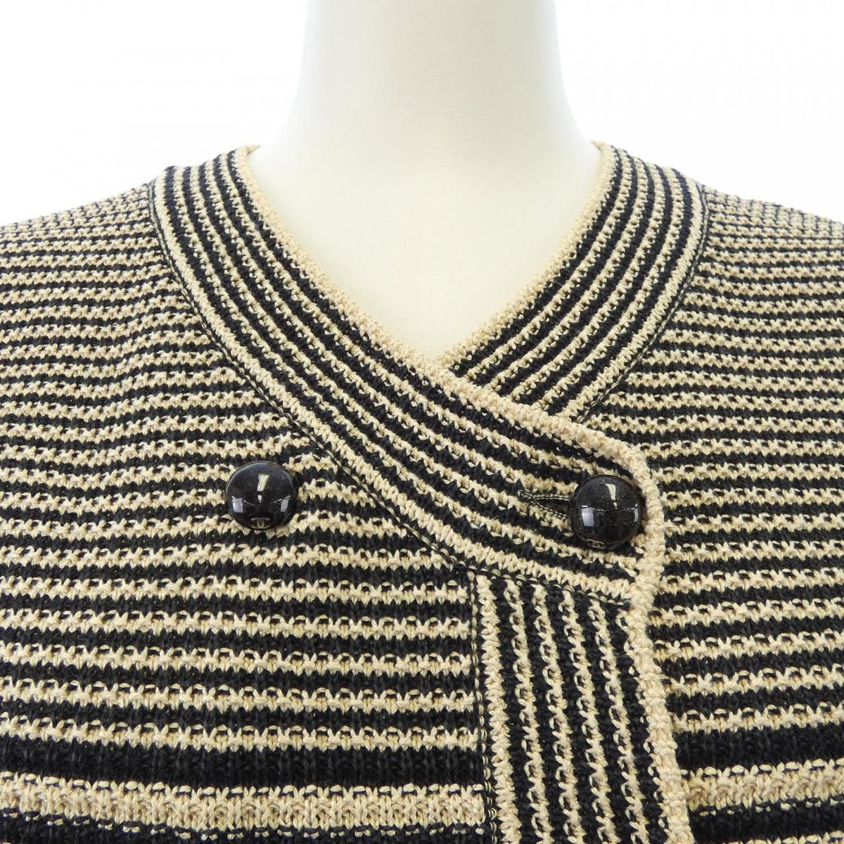 Chanel Cardigan Beige — view 5