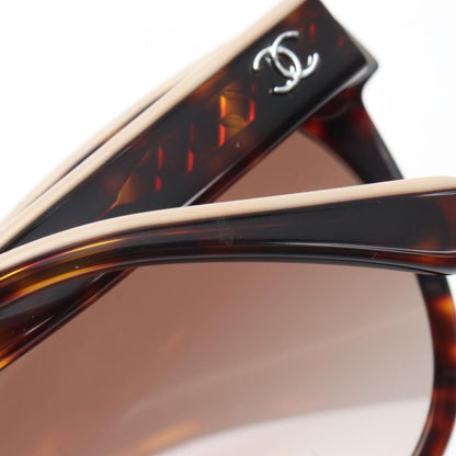 Chanel Sunglasses CC Logo Eyewear — view 7