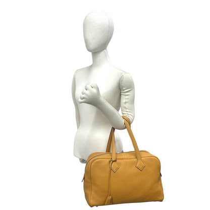 Hermes With Key Viktoriia 35 Taurillon Clemence Leather Boston Bag Natural Sable — view 2