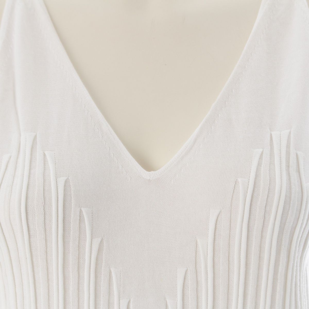 Chanel Cotton CC Logo V-neck Tank Top White 38 — view 5
