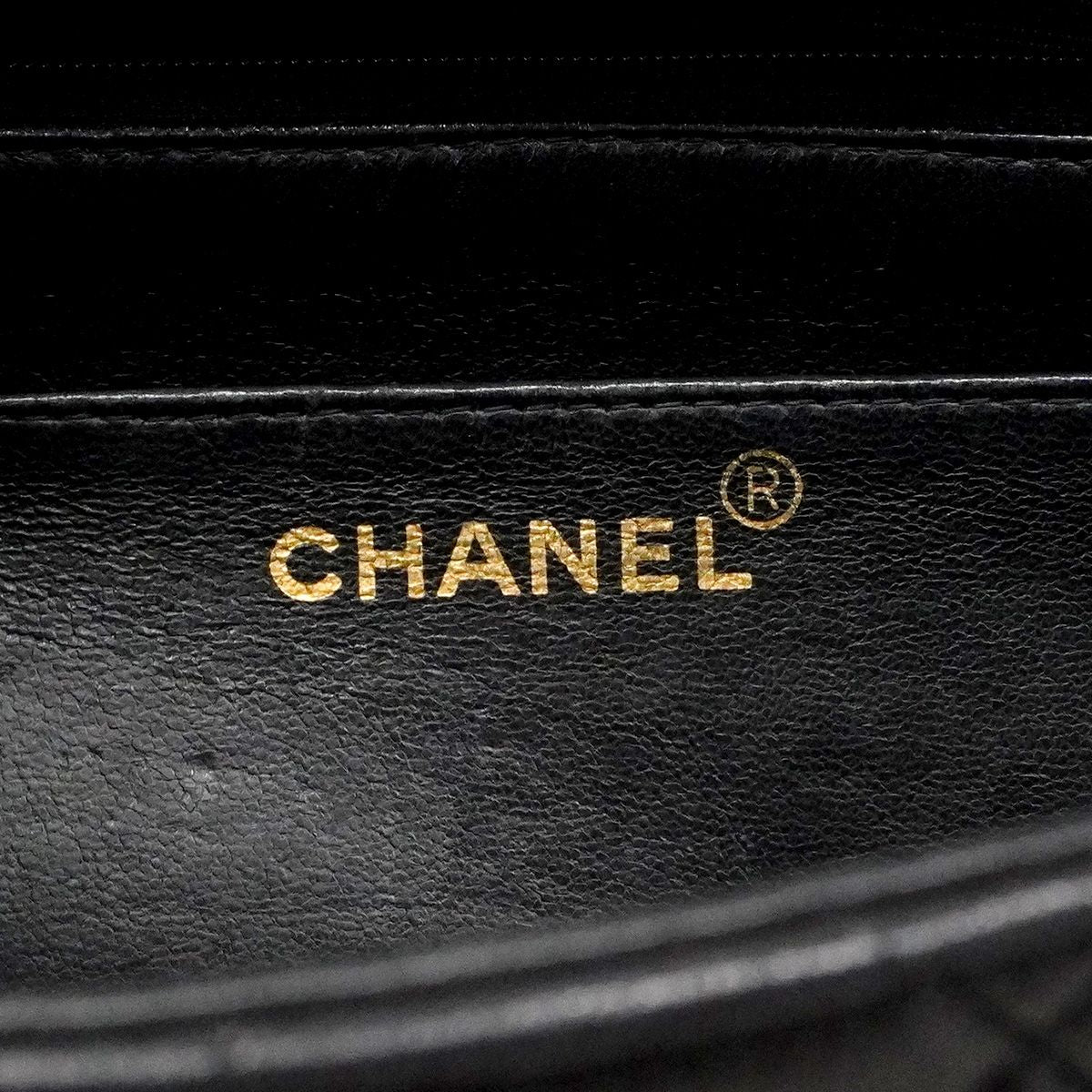Chanel Shoulder Bag Maxi Quilted Lambskin Black Gold — view 5