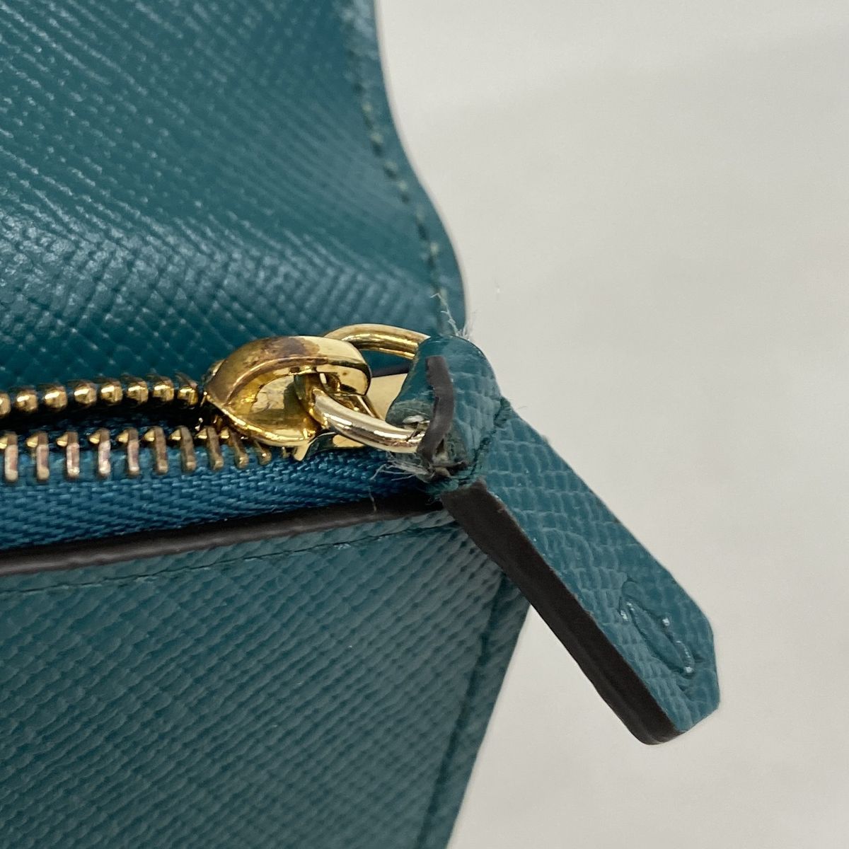 Cartier Coin Purse C de Cartier Leather Green Champagne Gold — view 6