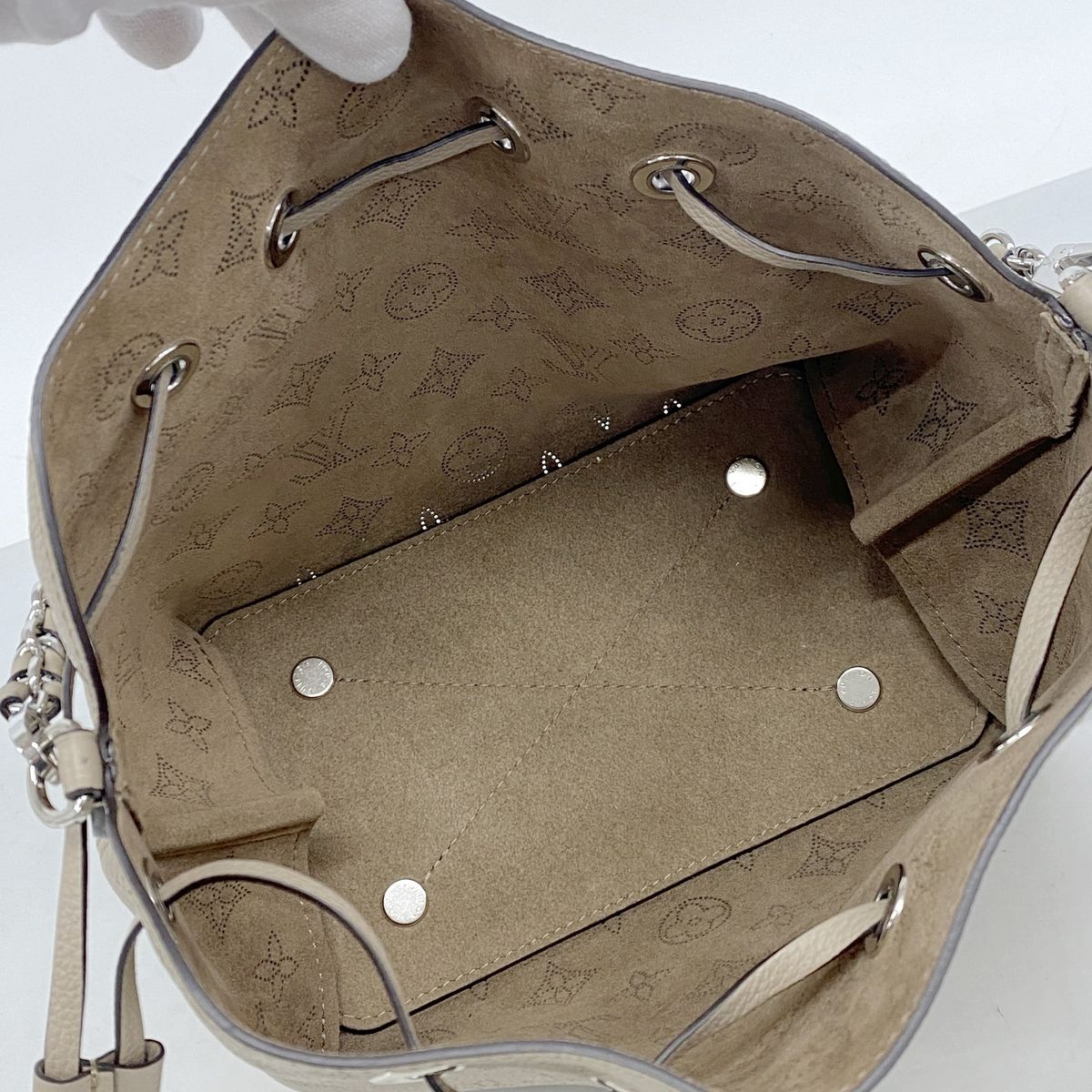 Louis Vuitton Shoulder Bag Mahina Bella Galet 2-Way — view 4