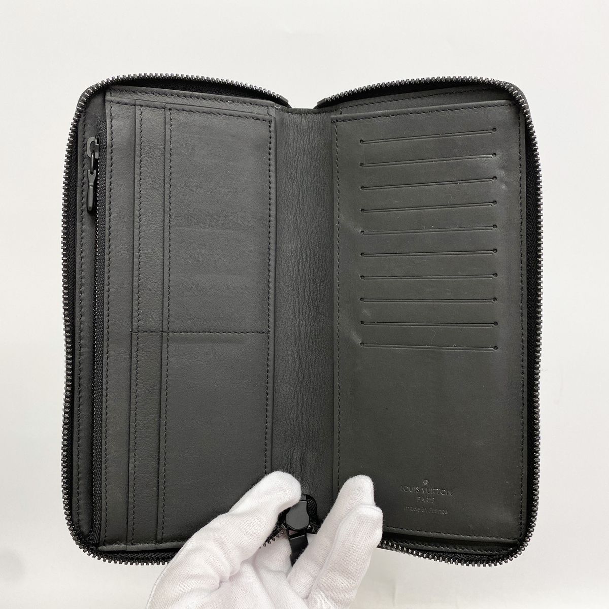 Louis Vuitton Wallet Monogram Shadow Zippy Vertical Black — view 3