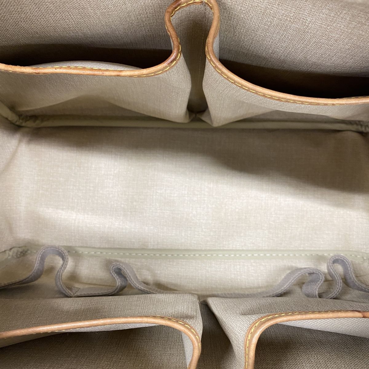 Louis Vuitton Handbag Monogram Deauville Brown — view 4