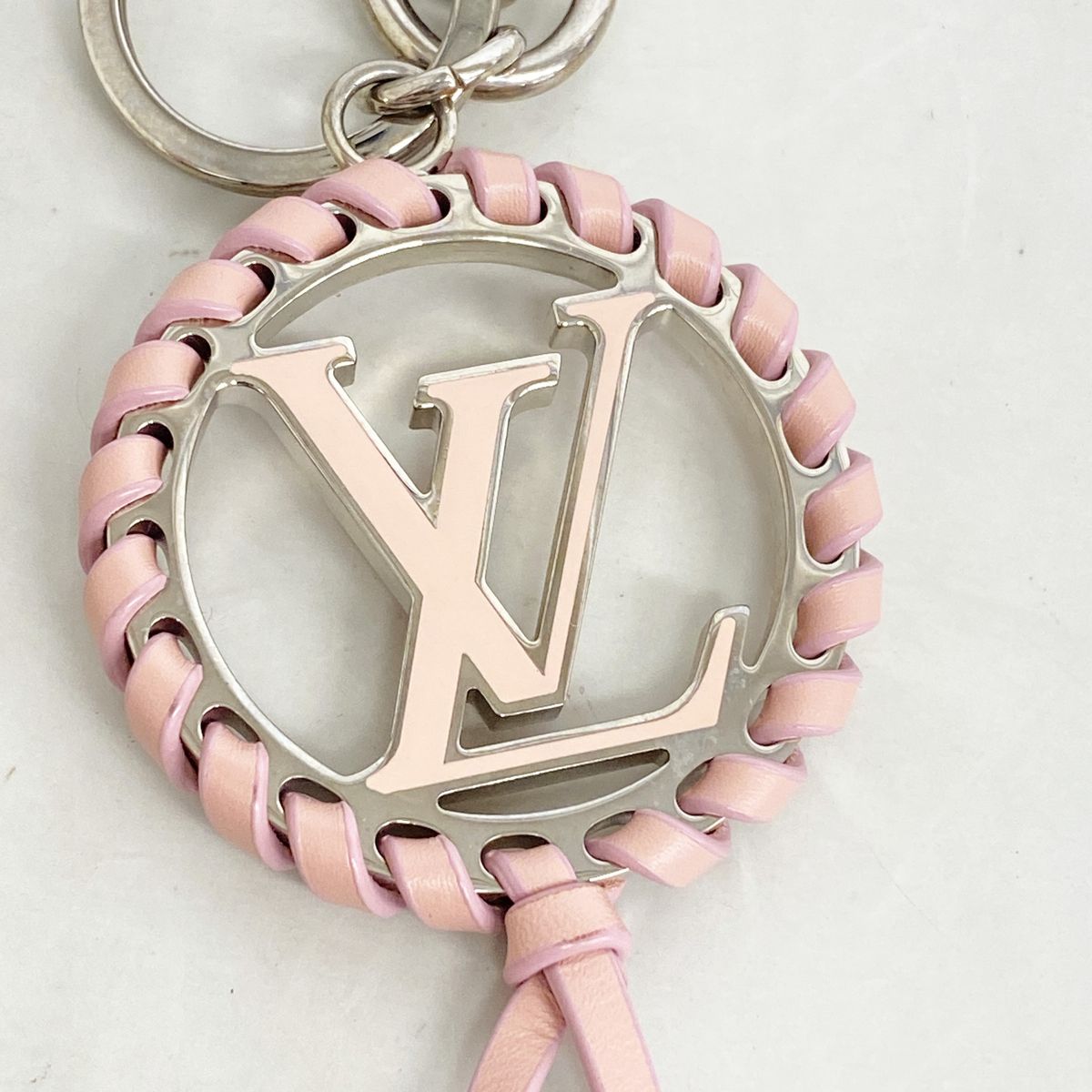 Louis Vuitton Key Holder Charm Porte Cles Berry Pink Silver — view 6