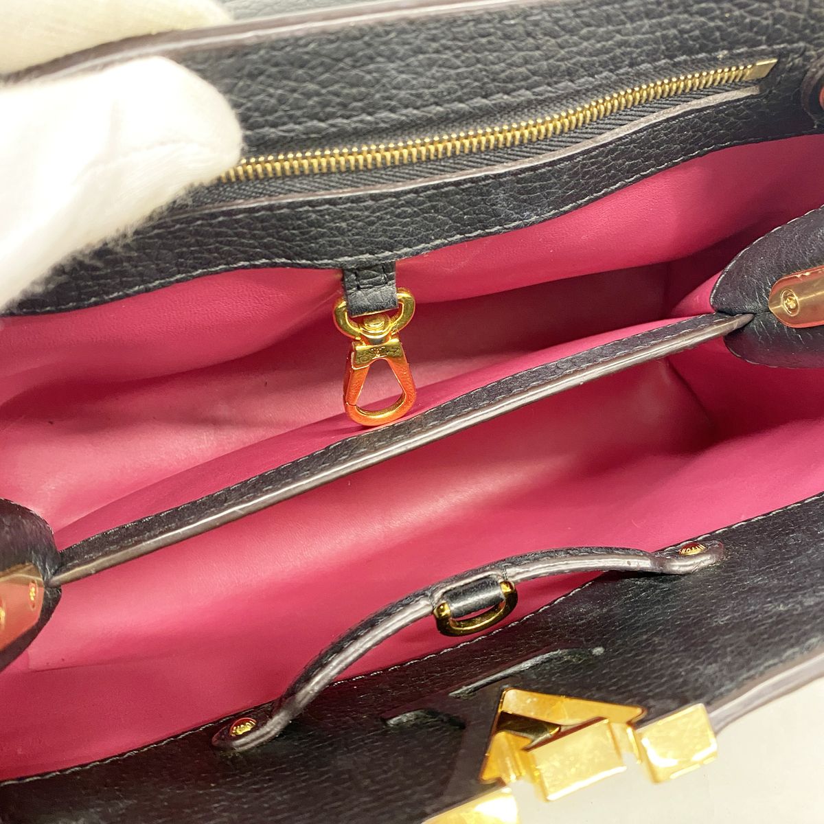 Louis Vuitton Handbag Capucines BB Noir 2-Way Bag — view 4