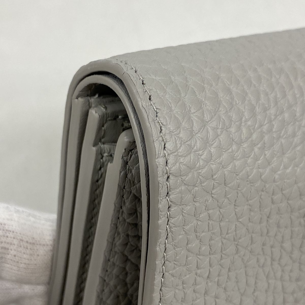 Louis Vuitton Wallet Portefeuille Capucines Tiny Flint Gray — view 6