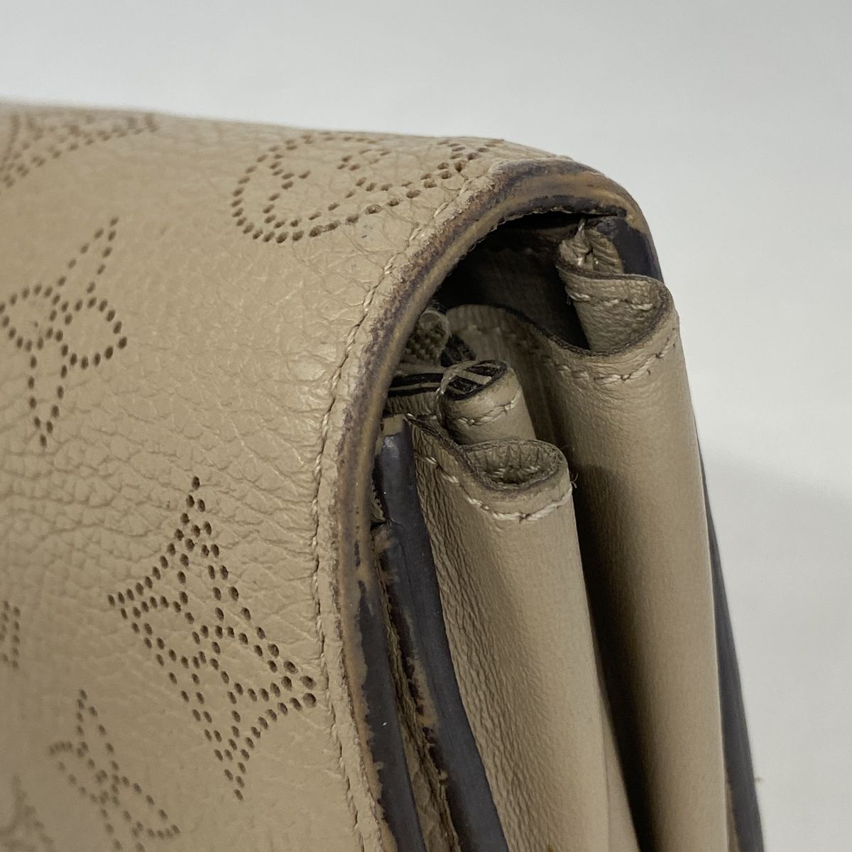Louis Vuitton Wallet Mahina Portefeuille Iris Galet — view 6