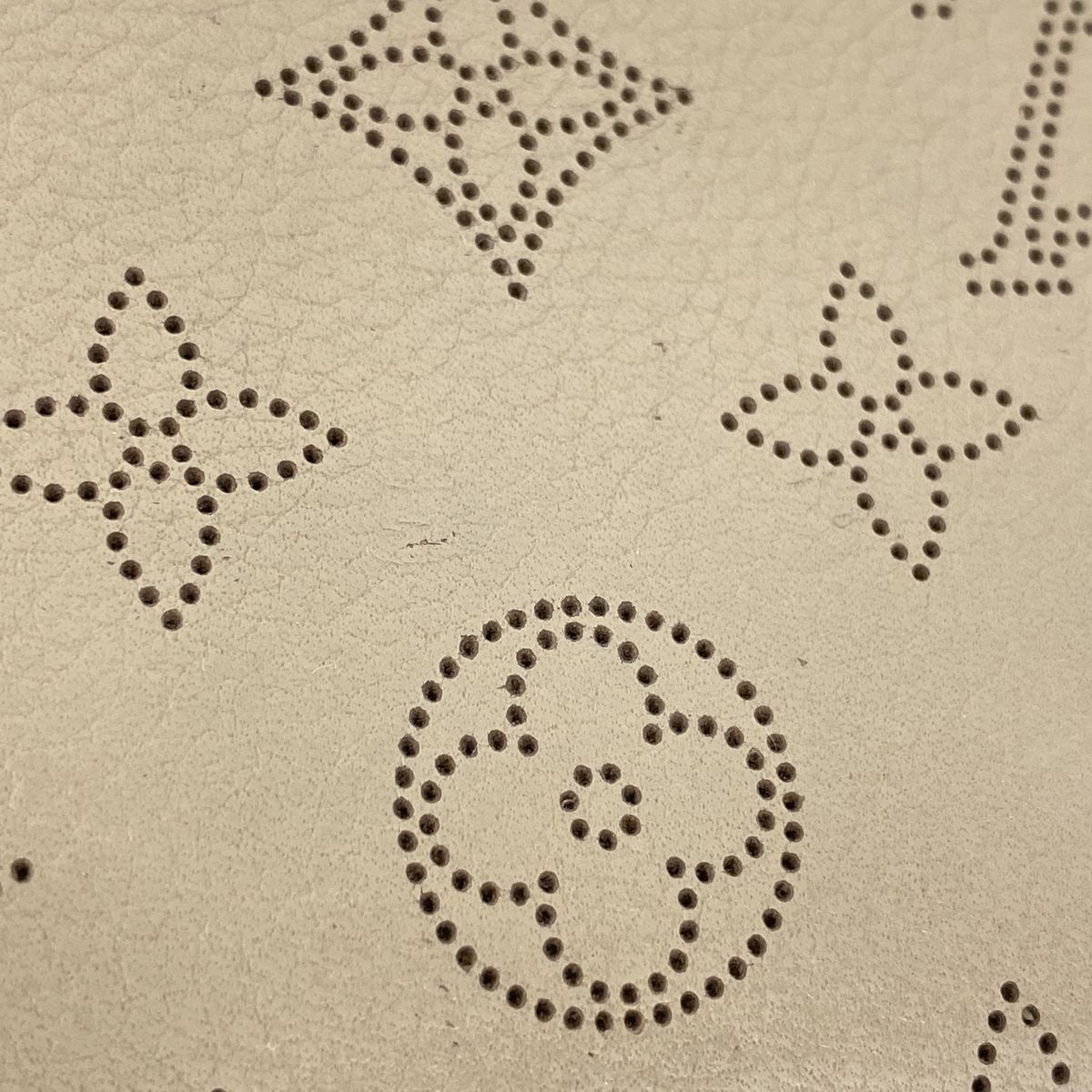 Louis Vuitton Wallet Mahina Portefeuille Iris Galet — view 8