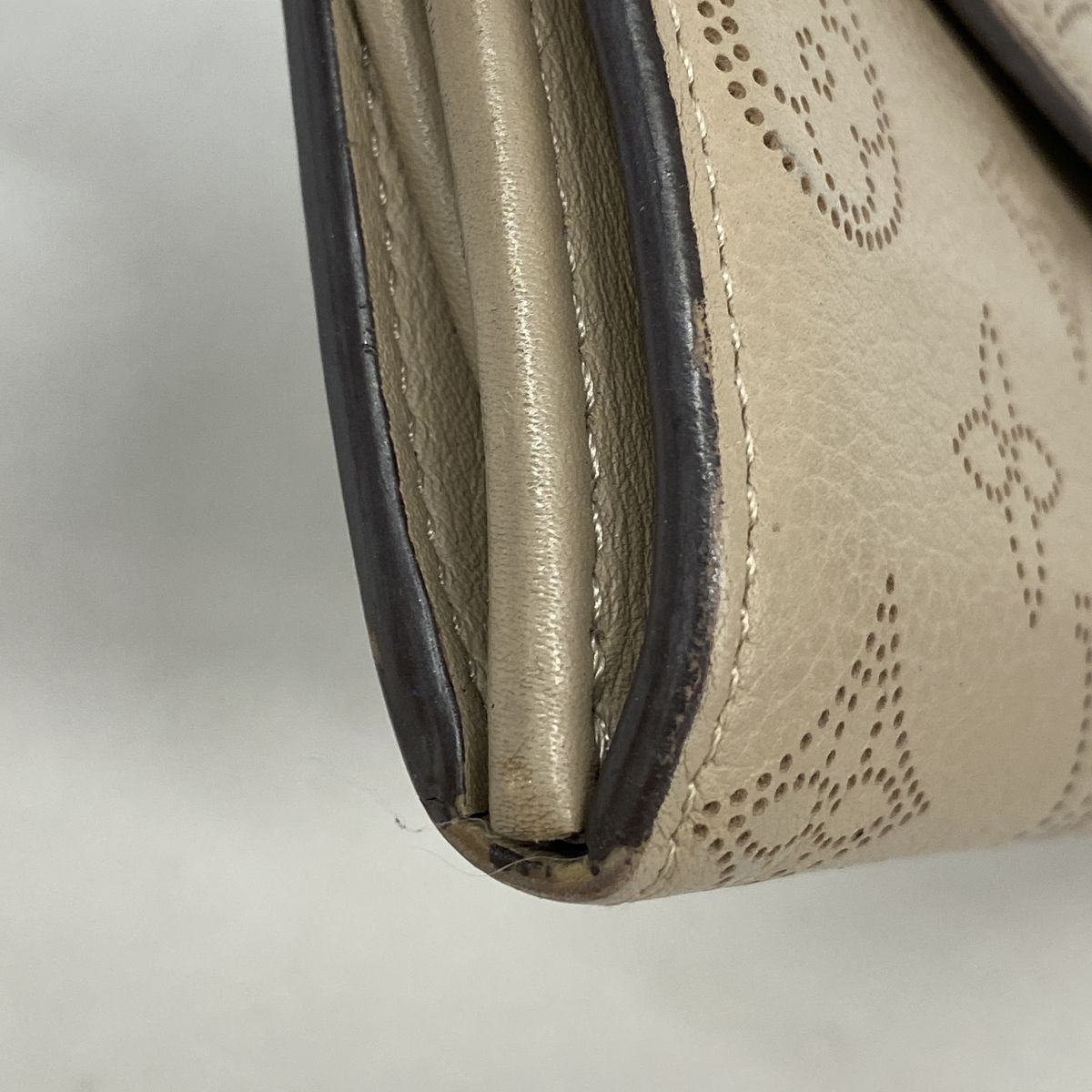 Louis Vuitton Wallet Mahina Portefeuille Iris Galet — view 7