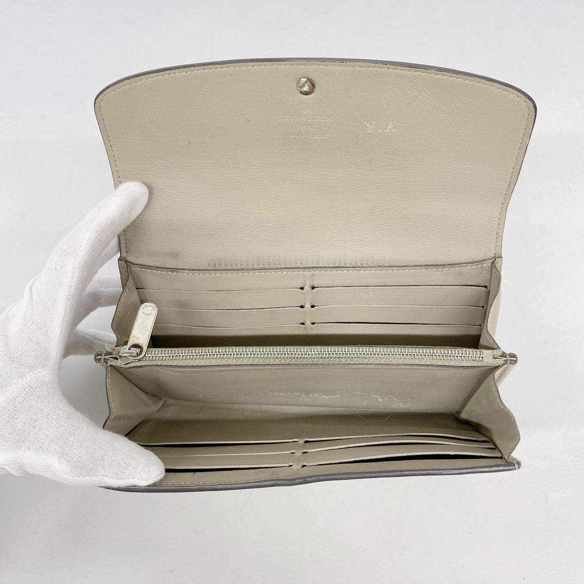 Louis Vuitton Wallet Mahina Portefeuille Iris Galet — view 3