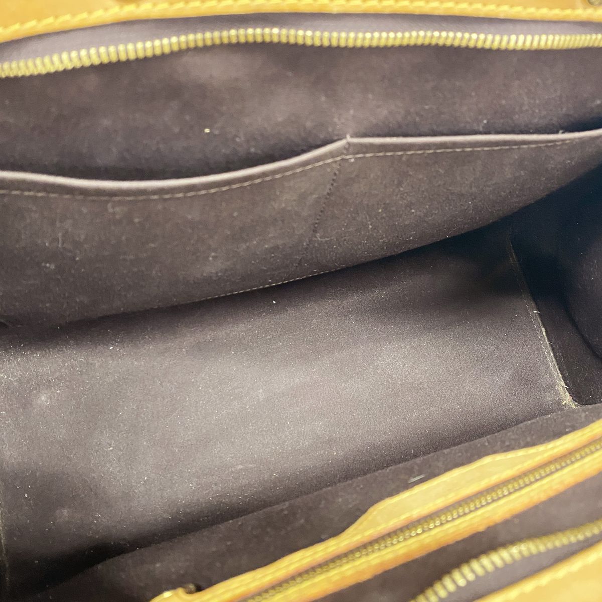 Louis Vuitton Handbag Vernis Blair GM Amarante 2-Way Bag — view 4