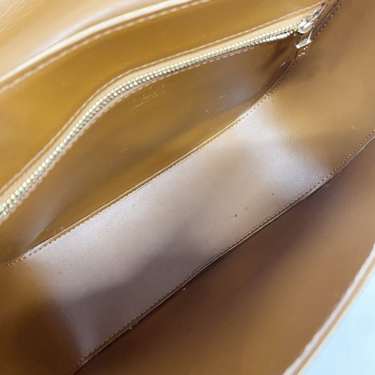 Louis Vuitton Shoulder Bag Vernis Christie GM Blanc — view 4
