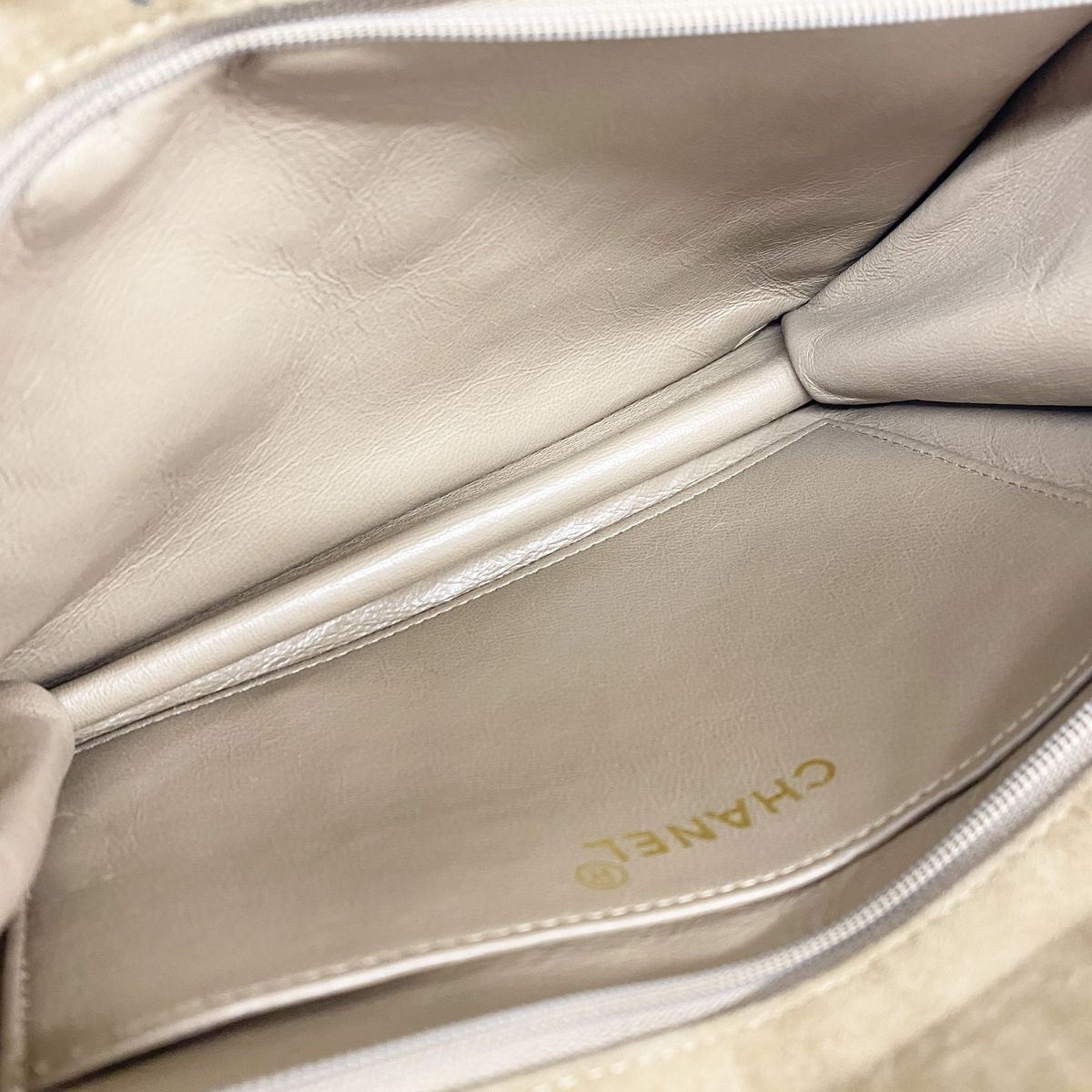 Chanel Shoulder Bag V-stitch Suede Brown Gold — view 4
