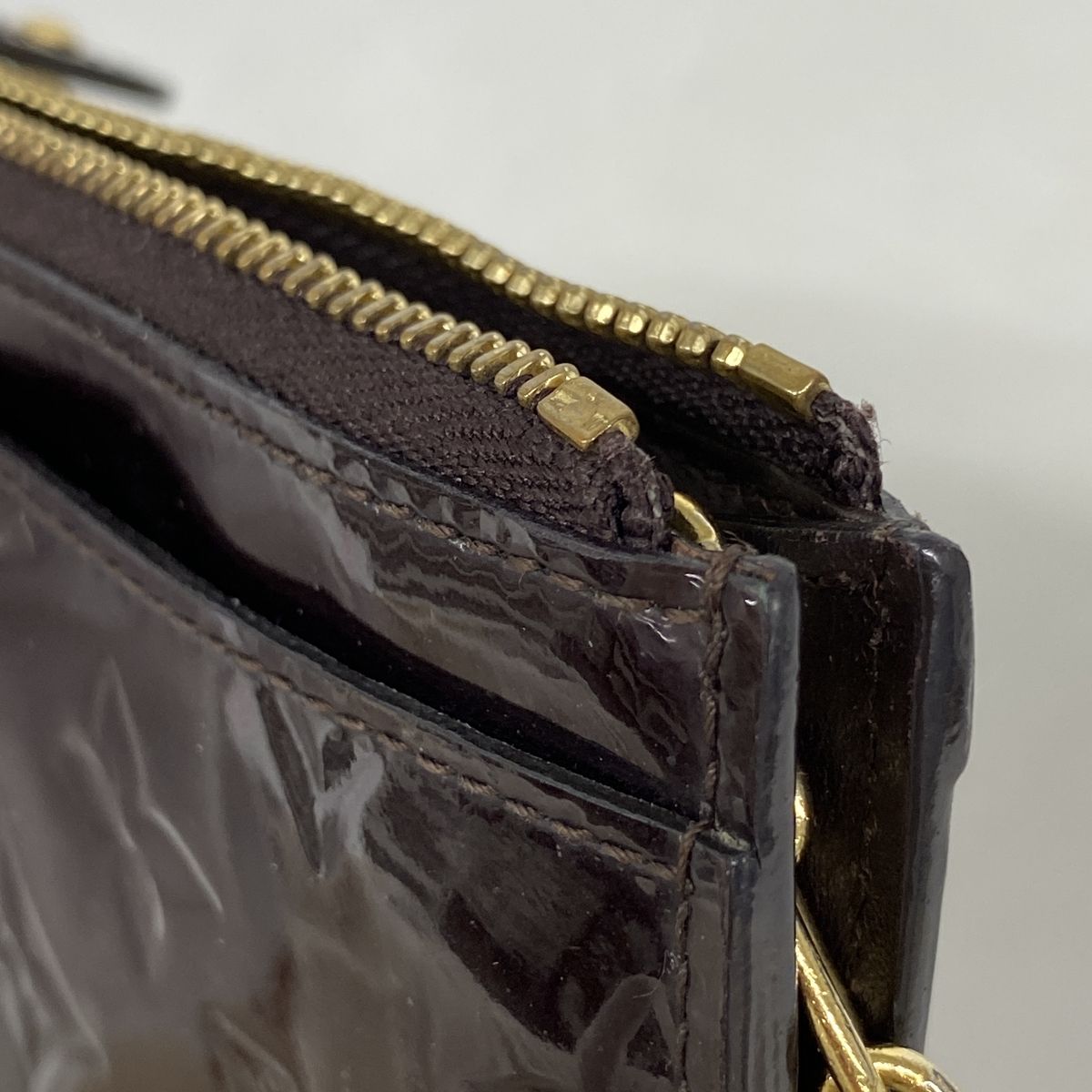 Louis Vuitton Coin Purse Vernis Pochette Cles NM Amarante — view 5
