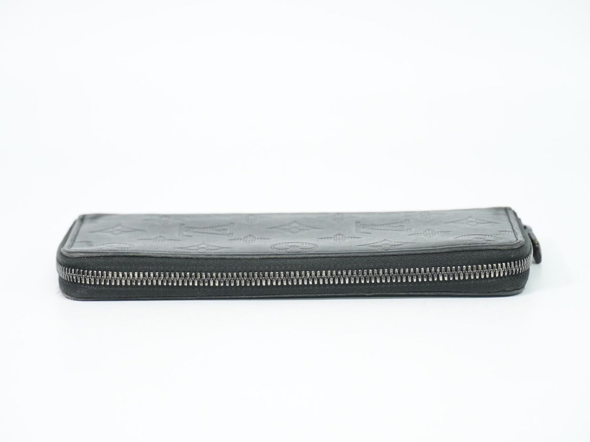 Louis Vuitton LV Zippy Wallet Vertical Monogram Shadow Noir Black — view 5