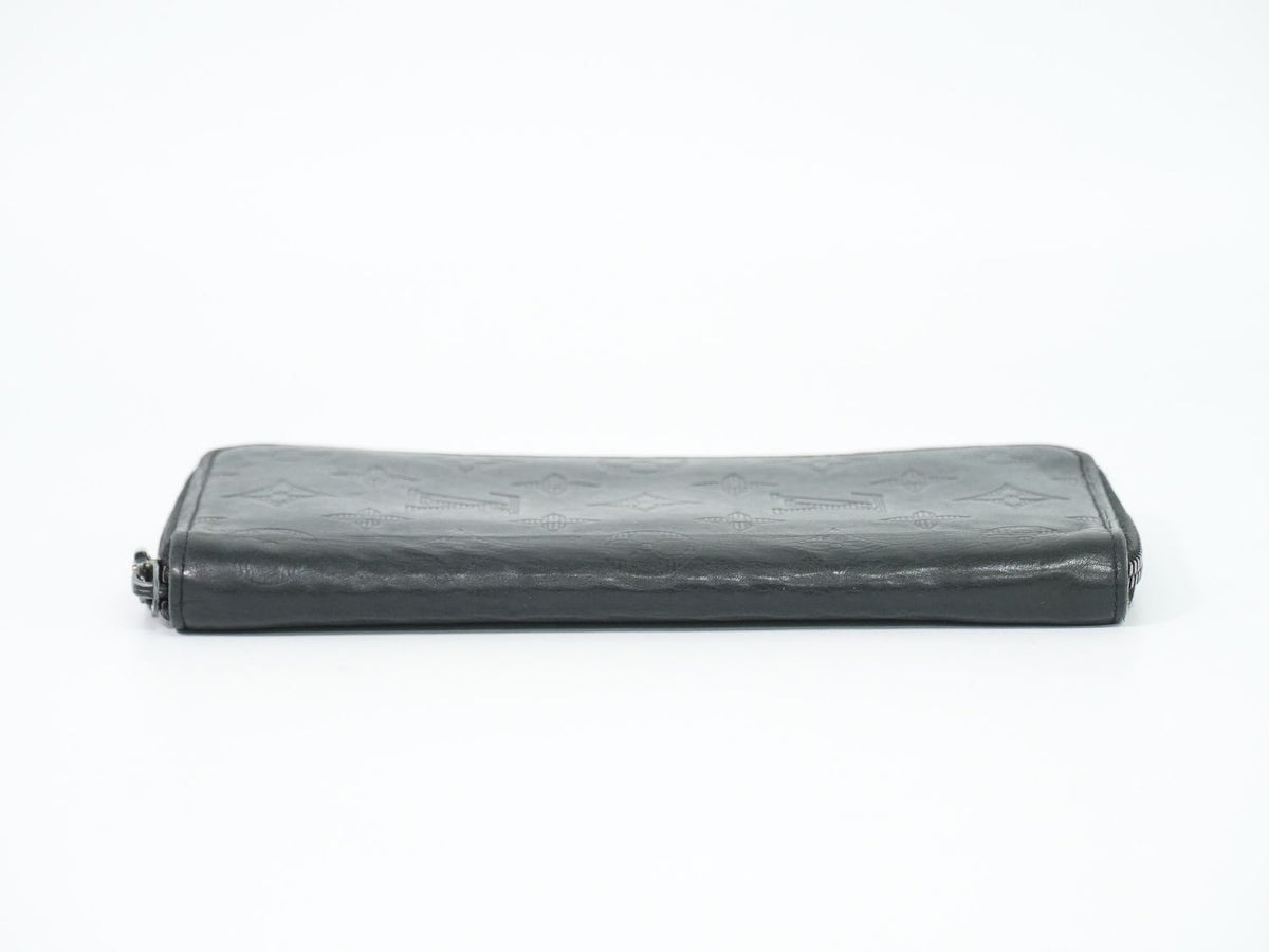 Louis Vuitton LV Zippy Wallet Vertical Monogram Shadow Noir Black — view 3