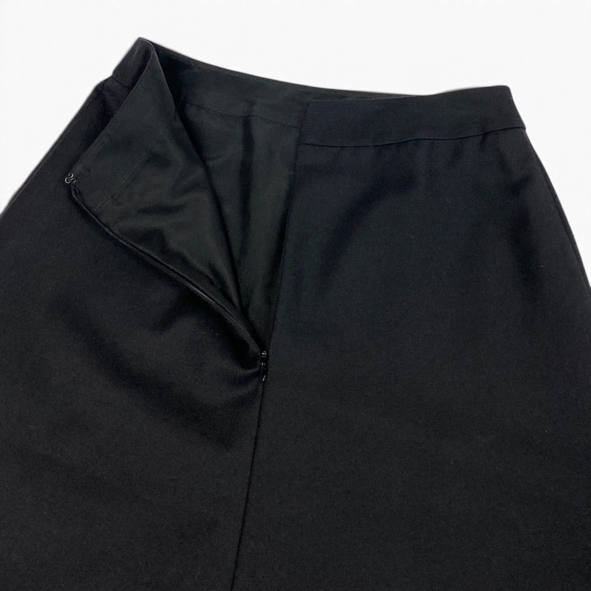 Chanel C 01A Logo Plate Flare Skirt Cashmere Blend Black Wool 36 — view 5