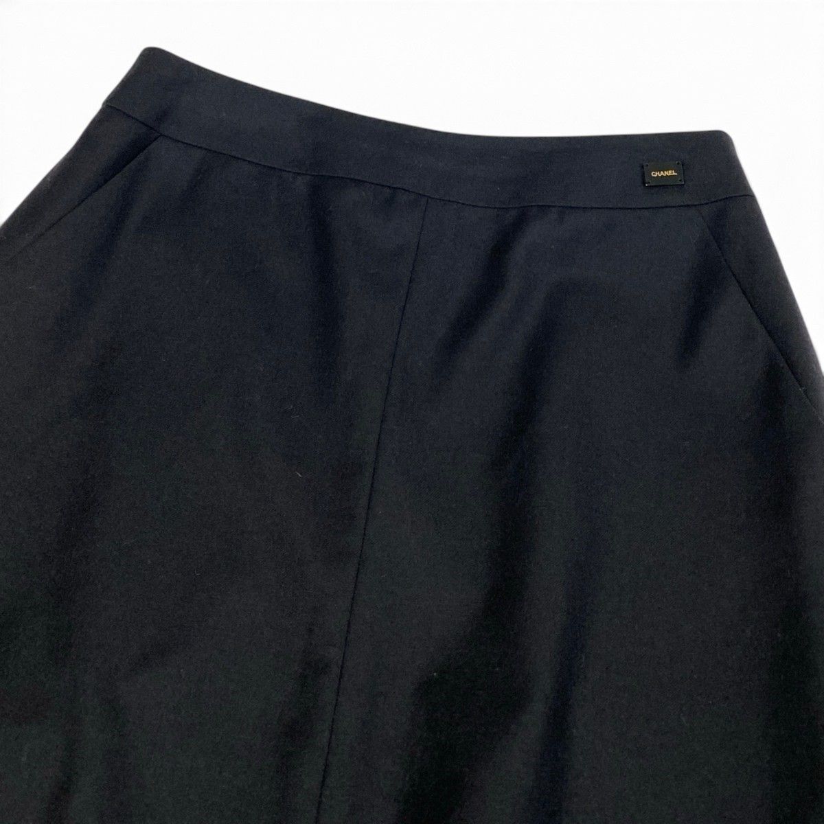 Chanel C 01A Logo Plate Flare Skirt Cashmere Blend Black Wool 36 — view 4