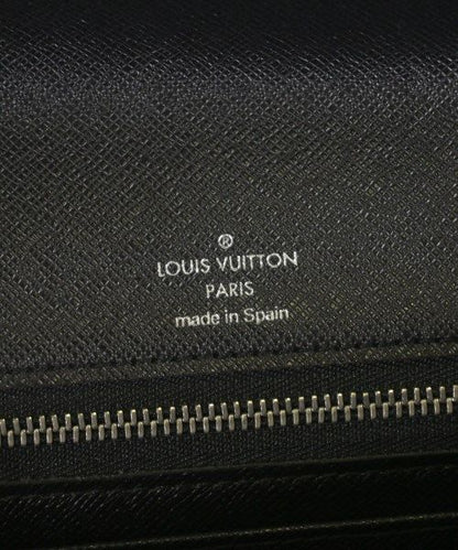 Louis Vuitton Taiga Selenga Ardoise Clutch Black — view 4