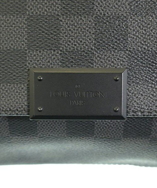Louis Vuitton Damier Graphite District GM Shoulder Bag — view 5