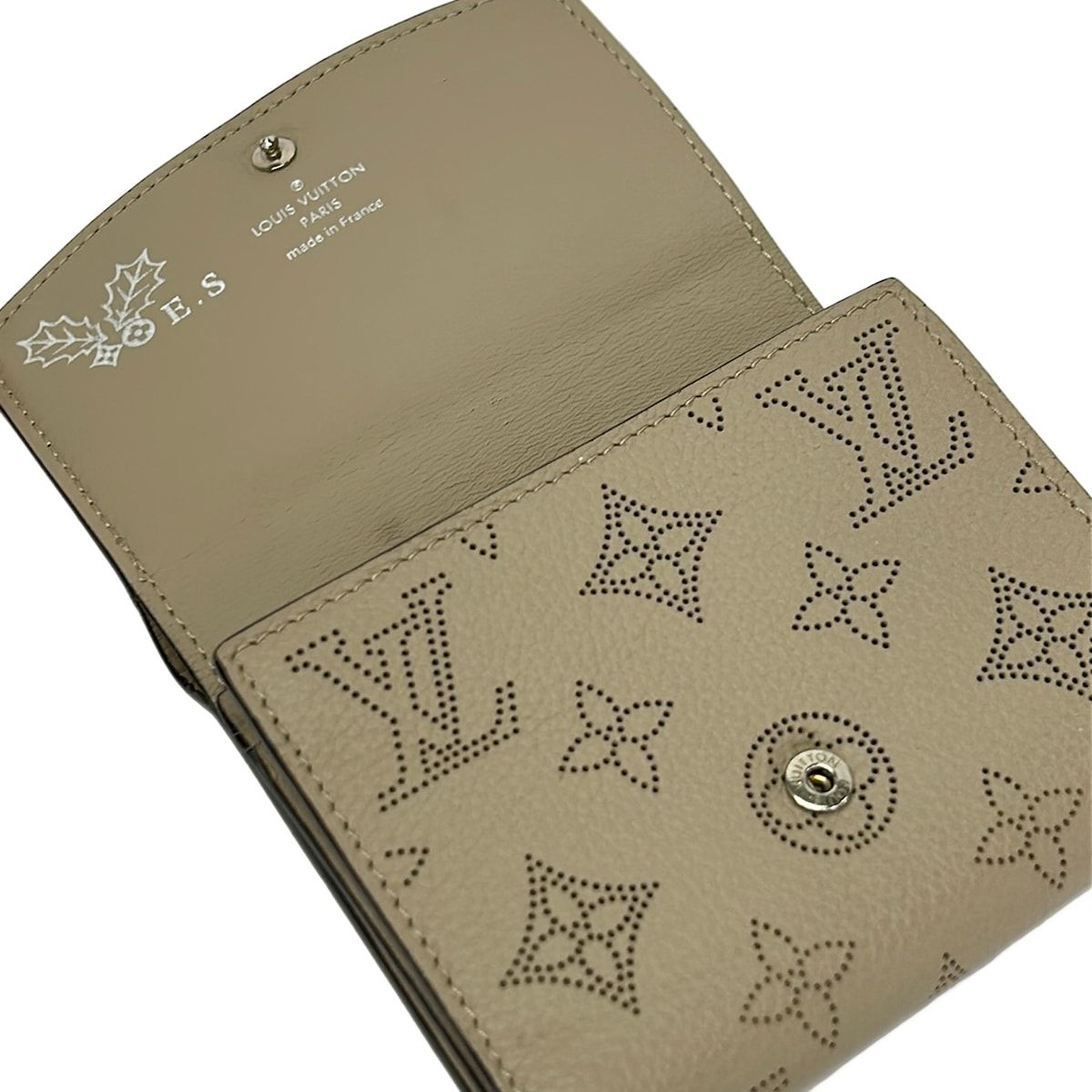 Louis Vuitton Bifold Wallet Mahina Portefeuille Iris Compact Galet Leather — view 3
