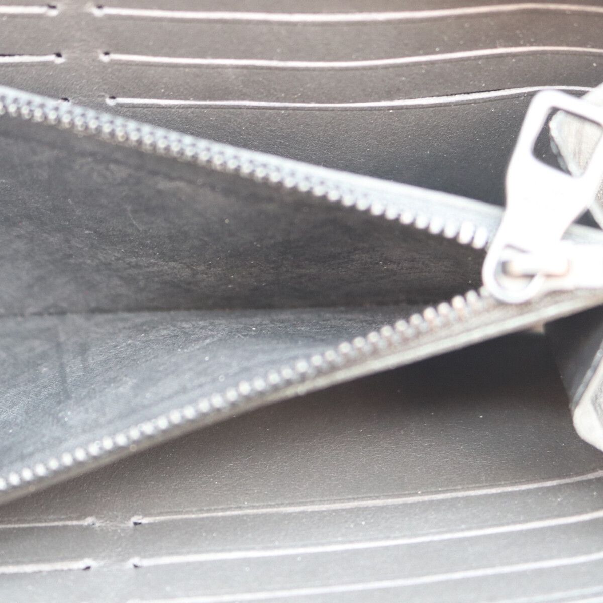 Louis Vuitton Monogram Taurillon Leather Zippy Wallet Horizontal — view 8