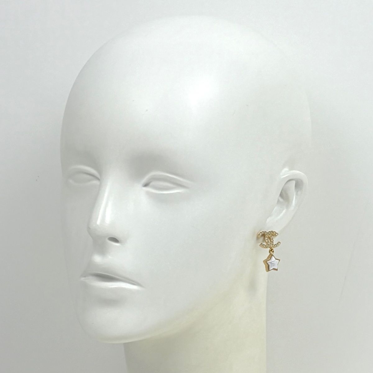 Chanel Earrings CC Logo Star Swing Rhinestone Gold — view 5