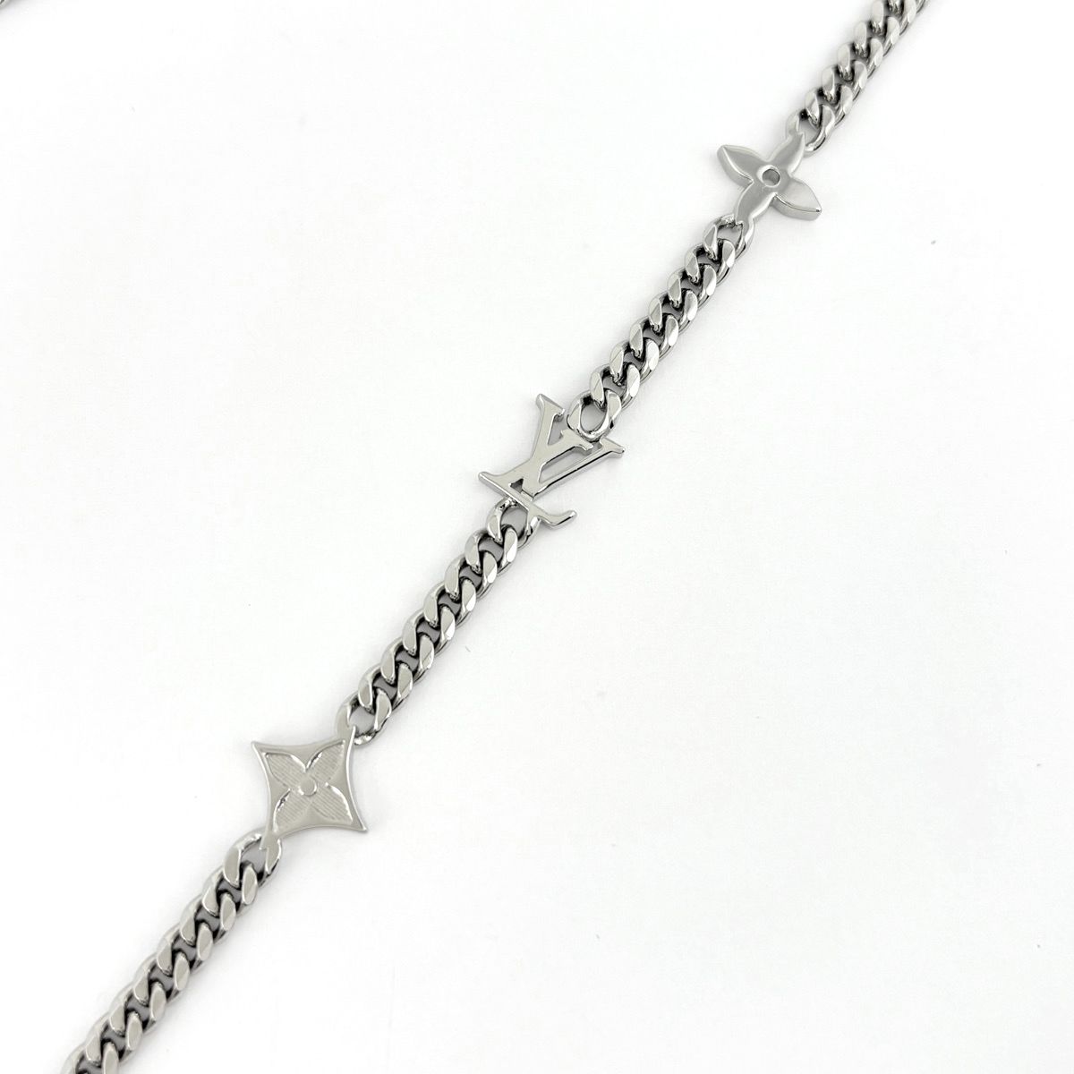 Louis Vuitton Necklace Monogram Low Flower Metal Silver — view 2