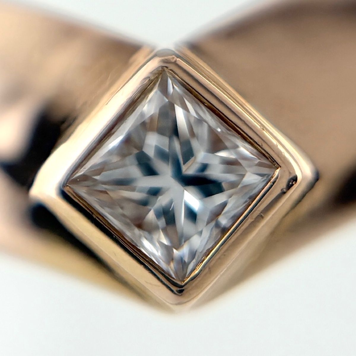 Cartier Triandle Pink Gold Ring Melee Diamond — view 2