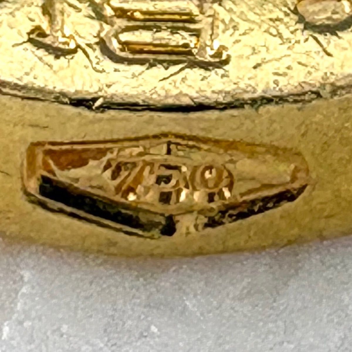 Bvlgari Parentesi Yellow Gold Pendant — view 5