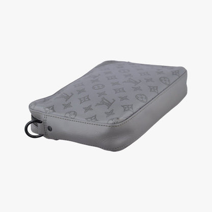 Louis Vuitton Trio Messenger Gri Monogram Shadow — view 7