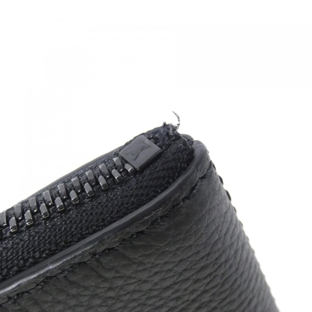 Louis Vuitton LV Aerogram Takeoff Pouch — view 4
