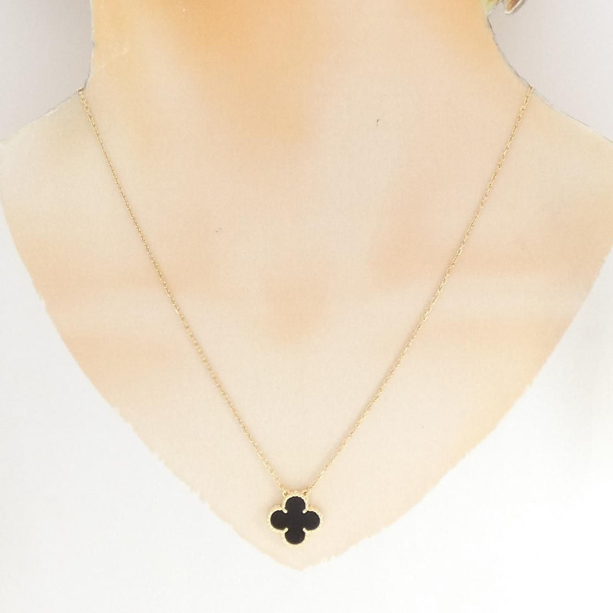 Van Cleef & Arpels Vintage Alhambra Necklace — view 5