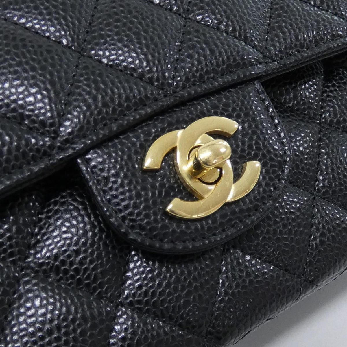 Chanel Shoulder Bag Black — view 4